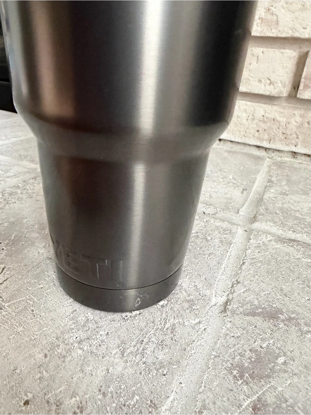 Yeti Rambler Stainless Steel Tumbler 30oz Graphite